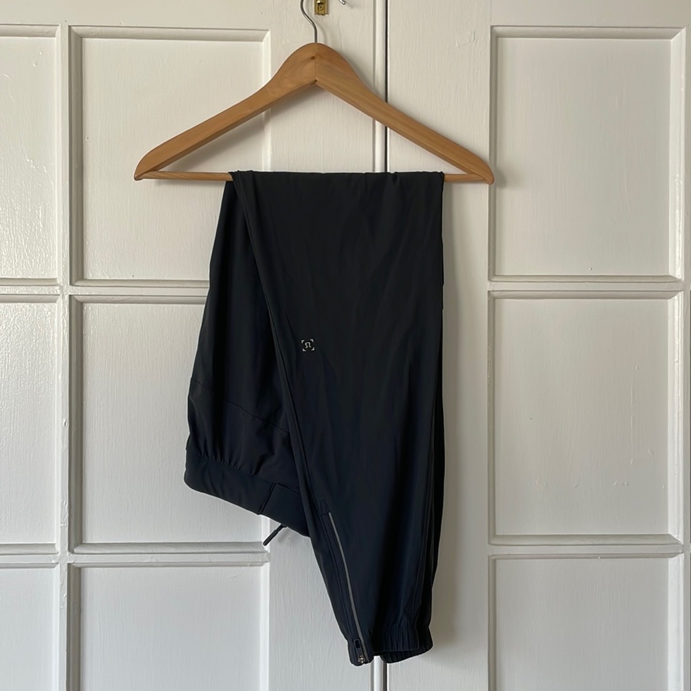 Lululemon Mens S 30” Surge Jogger in Charcoal Grey